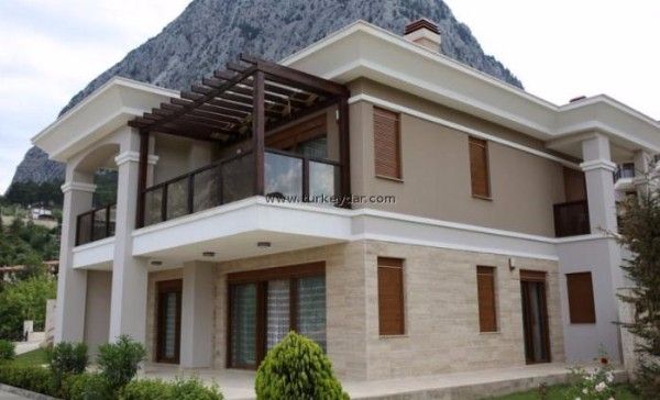 بيوت للبيع في احدى المدن التركية العريقة انطاليا 